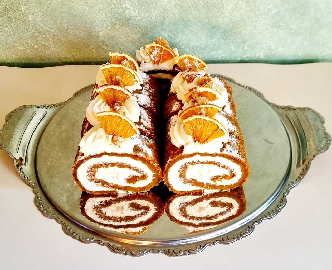 Carrot roulette with walnuts, cinnamon and nutmeg