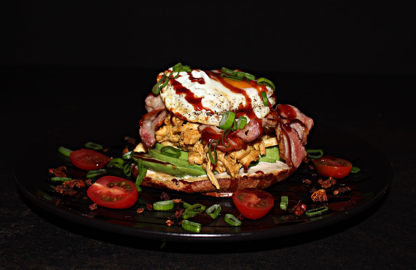 Brokastis “Briošs ar plucinātu vistu”