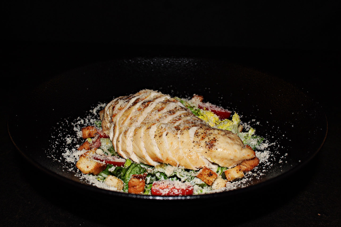 Салат Цезарь с курицей